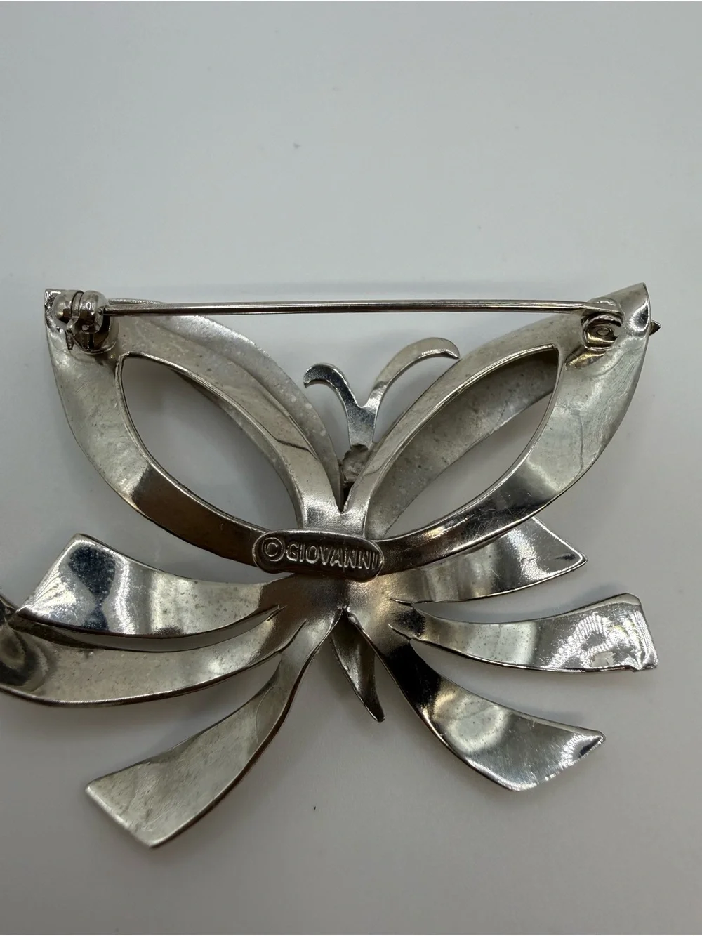 Vintage Giovanni Signed Silver Tone Bow Ribbon Brooch Textured Statement Pin